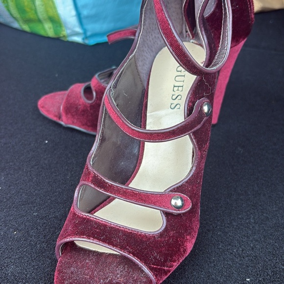 Guess Heels - Picture 2 of 3